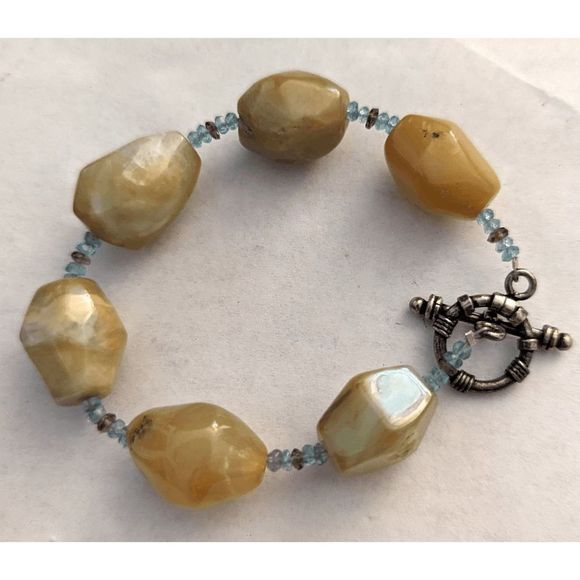 Hand-crafted honey-tone natural stone? bracelet 8" blue beads - Picture 2 of 4